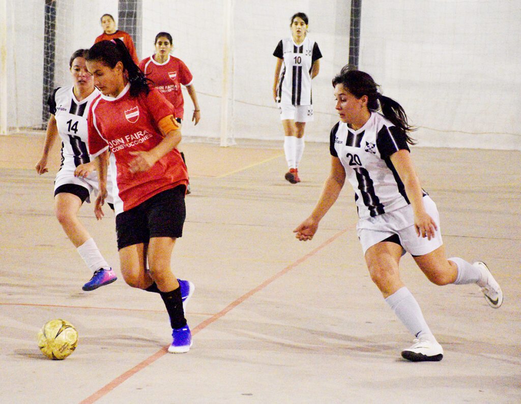 Futsal femenino: Nacional sigue en lo más alto