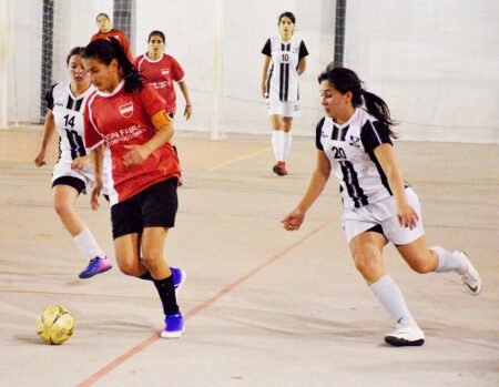Futsal femenino: Nacional sigue en lo más alto