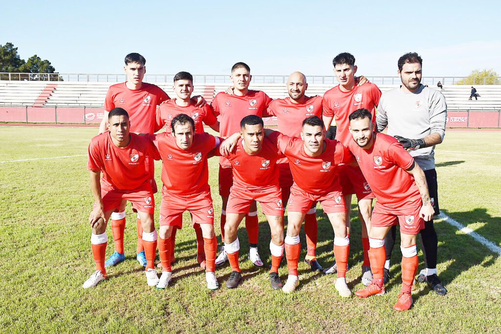 Ramiro Martínez, el entrenador del Durazno Fútbol Club, exhibió su conformidad con el debut del equipo