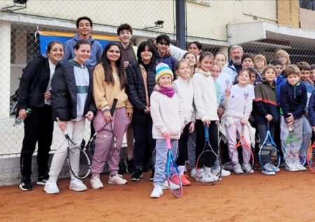 Jugadores del Club de Tenis Durazno campeones en el Regional de Mercedes