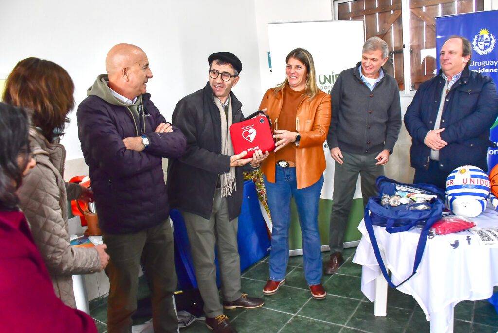 Unidos para Ayudar instaló equipo DEA en MAPEP con presencia de autoridades de la Secretaría Nacional del Deporte