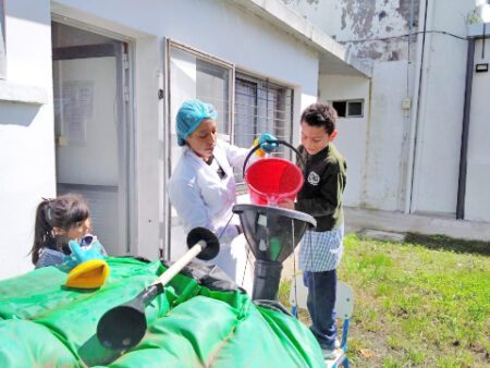 Escuela 22 de Carlos Reyles generó energía a partir de residuos de la cocina, en proyecto que involucró a UTEC y UPM