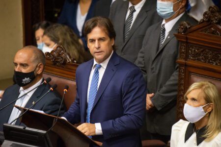 Lacalle Pou no asistirá a la Cumbre de las Américas tras dar positivo de covid-19