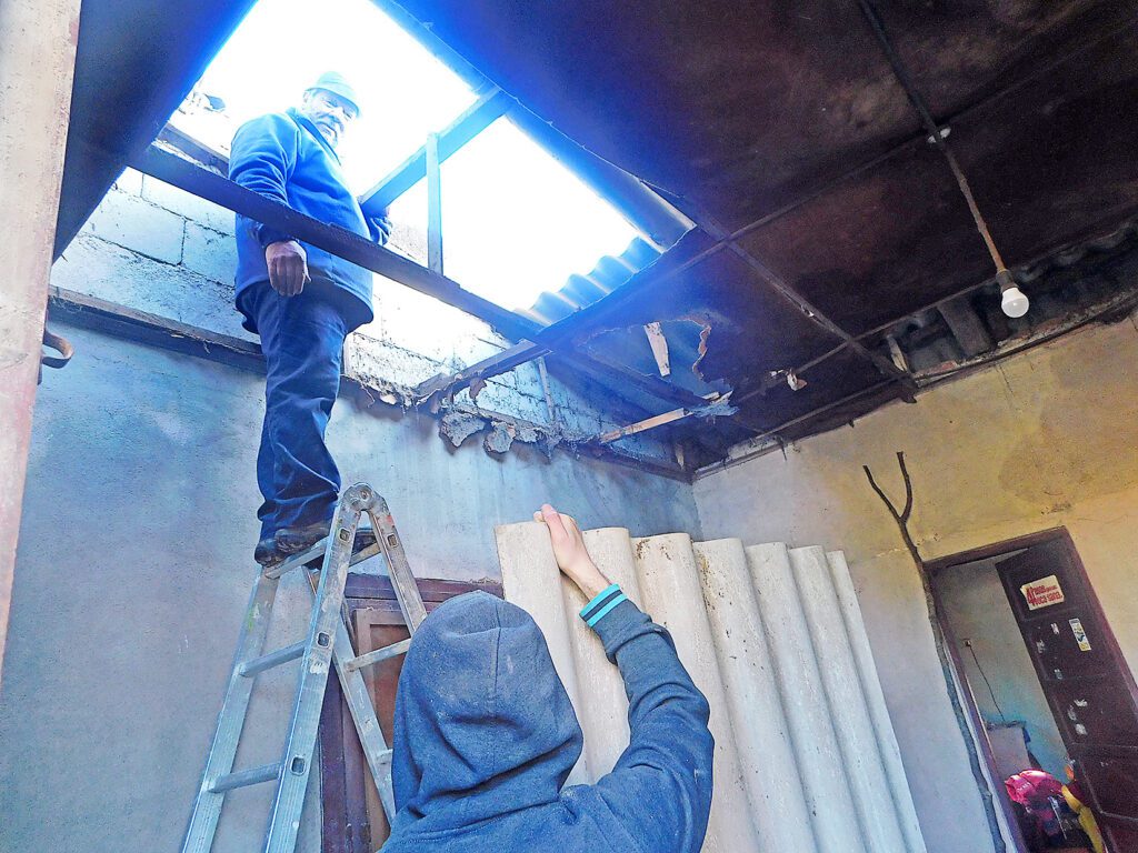 Se continúa asistiendo a familias afectadas por la precipitación de granizo en Cerro Chato