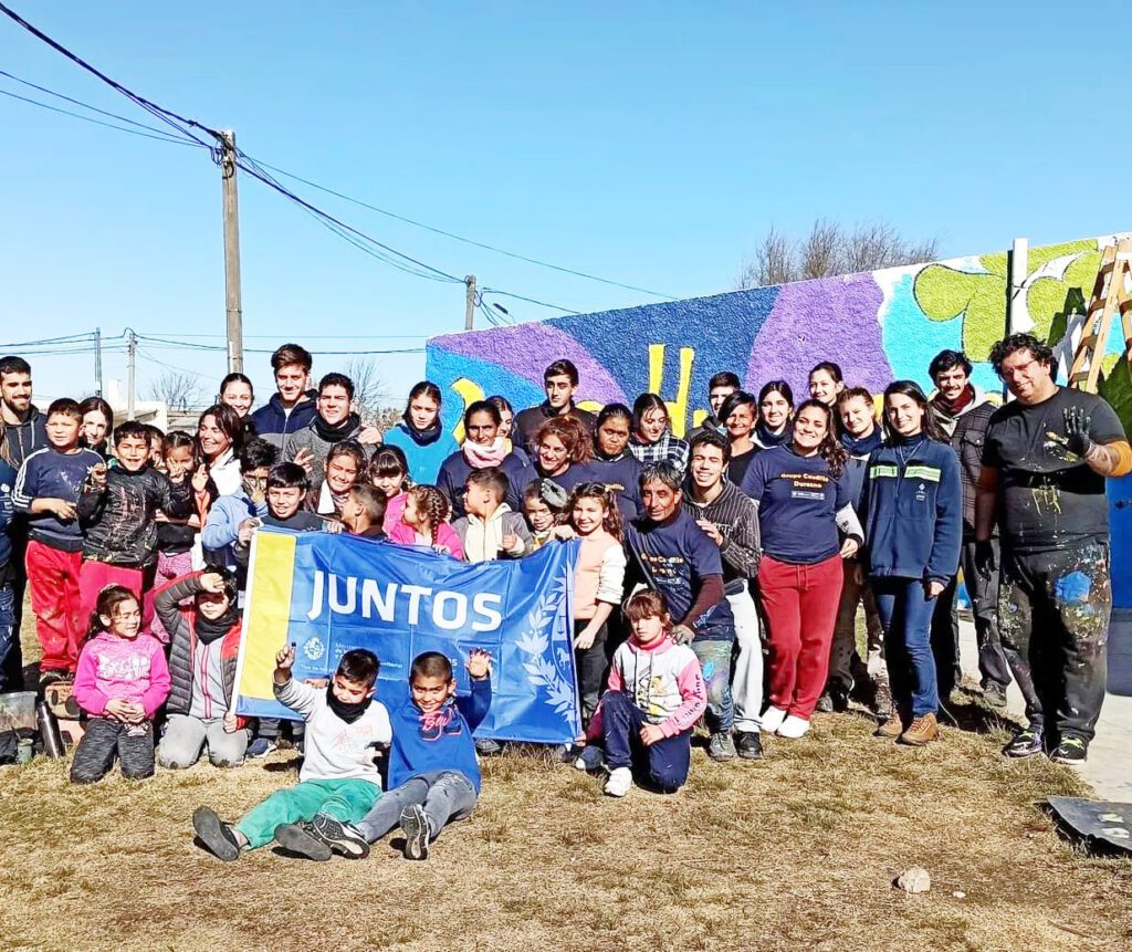 Intervención urbana de Juntos, Muros vivos y comunidad barrial en Las Higueras