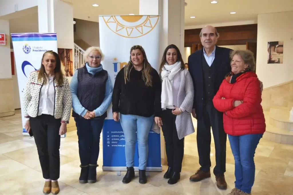 Haciendo foco en la importancia de la institución familia, dio inicio en Durazno el seminario de características inéditas 5 Abdala y autoridades, seminario INAU