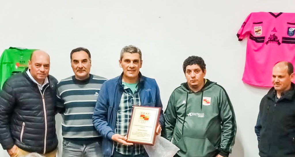 ADAF celebró su aniversario 67 con una cena de camaradería y reconocimiento a dos figuras del arbitraje
