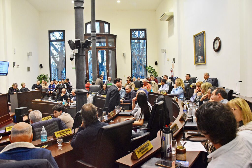 aa junta llamado a sala
