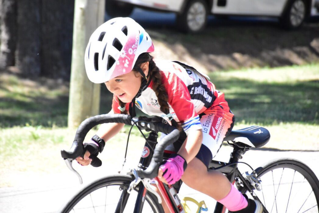 Club Ciclista Escuela Durazno con varios campeones en el Codecam 7 Martina Conde