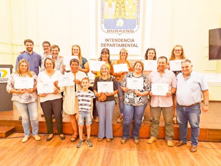 Instituto Costa Duarte entregó en Durazno certificados a participantes del curso de sistemas constructivos