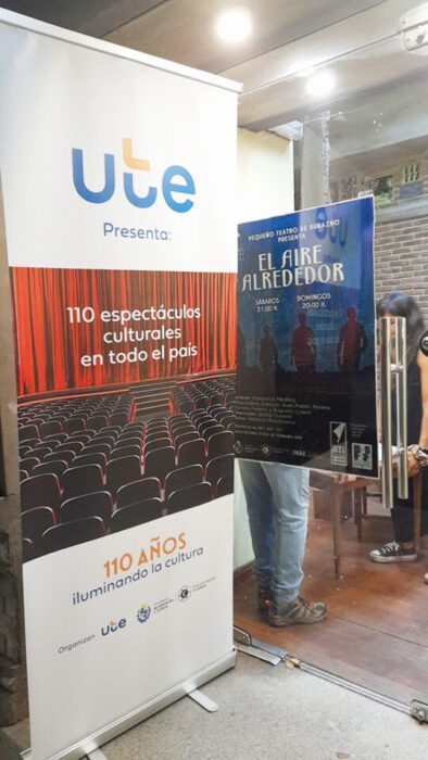 Pequeño Teatro Durazno: Con buen marco de público comenzó temporada 2023 3 Obra presentada por UTE en el Pequeño Teatro, El aire alrededor