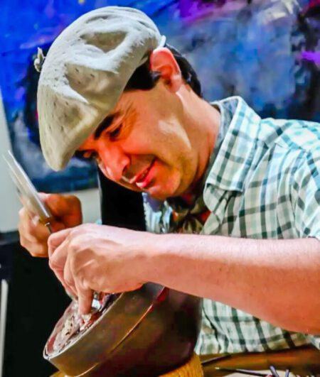 Artesano duraznense Pablo Rigali participará con sus creaciones en una muestra de Cuchillería Criolla de Enjoy Punta del Este
