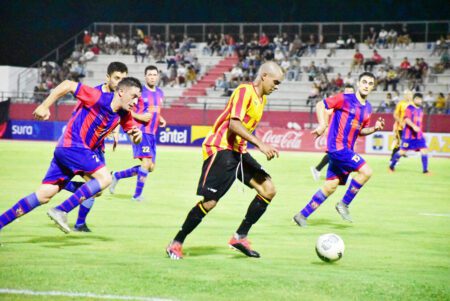 Torneo de los Barrios: Hoy desde las 20:000 continúa con seis partidos en tres canchas