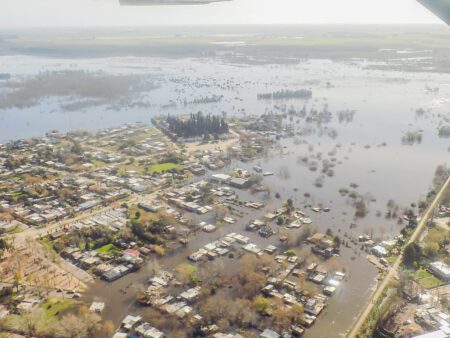 Autoridades preocupadas por construcción de viviendas en zonas inundables de Durazno