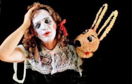 Lorenzo Mijares vuelve al Pequeño Teatro con Cabeza de perro con orejas de conejo