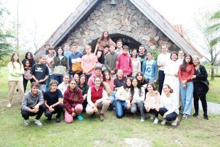 Campamento de jóvenes de la Diócesis Florida – Durazno para celebrar la Semana Santa