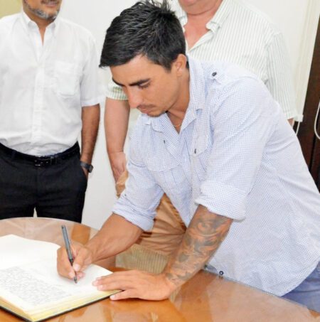 Admite haberse decepcionado de dirigentes que “se tiran de compañeros”
