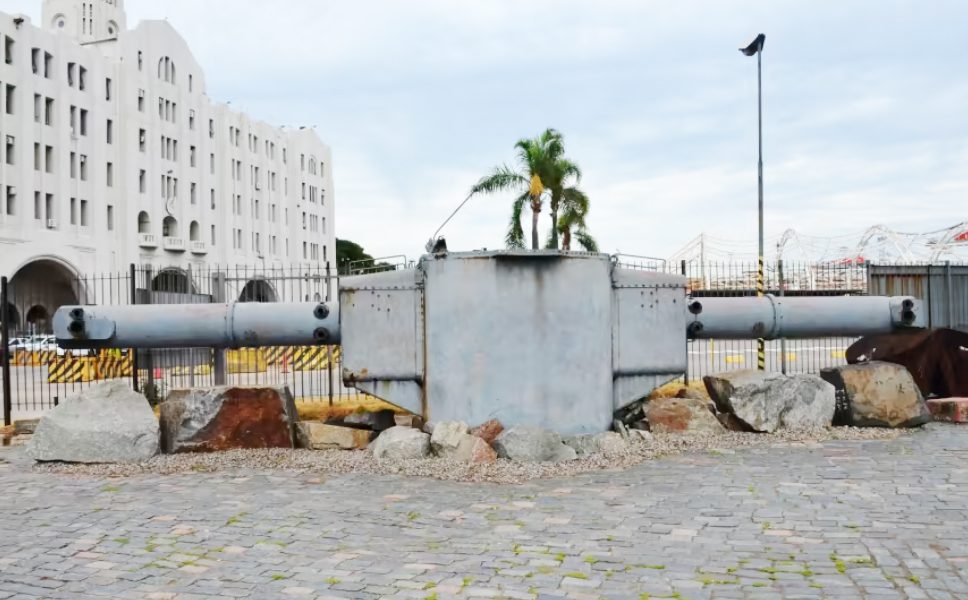 El telémetro del Graf Spee de 27 toneladas se encuentra actualmente en el puerto de Montevideo