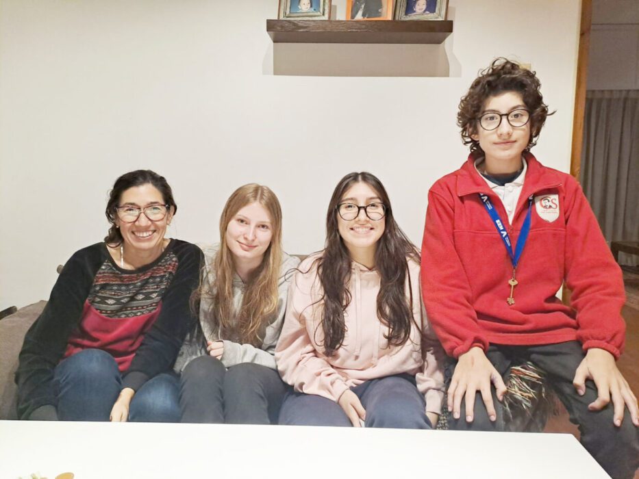 Intercambio cultural: Fritzi, una joven alemana que ya se siente duraznense 2 En el living de su casa la familia duraznense alemana compartieron con El Acontecer su experiencia