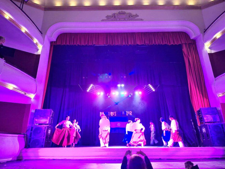 Primero Oriental participó en Buenos Aires del 4.º Encuentro Latinoamericano de Danzas