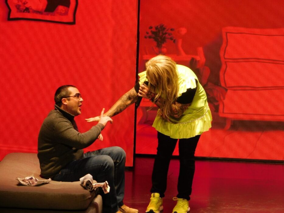 Humor, tecnología y diversión: La Jenny y Juan Carlos enloquecieron al Teatro Español 6 Un espectáculo en el que se conjuga el humor, la utilización de la tecnología y la complicidad del públic