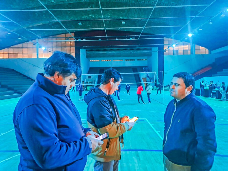 Estadio cerrado Ernesto De León se ilumina con tecnología de vanguardia 2 Anoche se probó la nueva iluminación del estadio cerrado De León