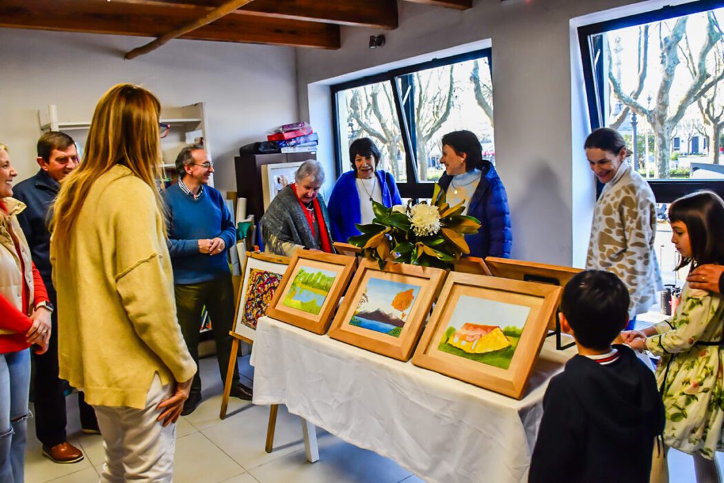 Recorrida por la muestra de la artista de 9 años