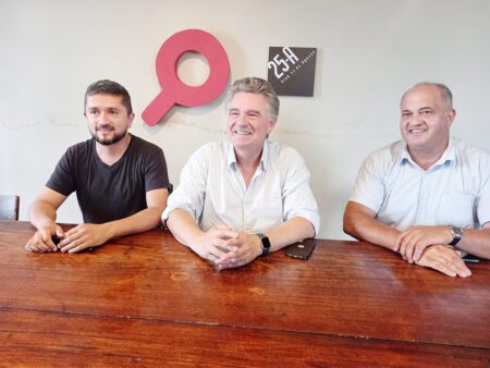 Amarilla, visitó la vecina ciudad de Paso de los Toros donde conversó con colegas de diversos medios de comunicación. Foto: Infopráctica