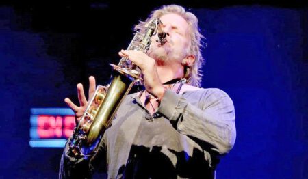 Facundo Arana entre personaje y personaje conjuga su amor por la música