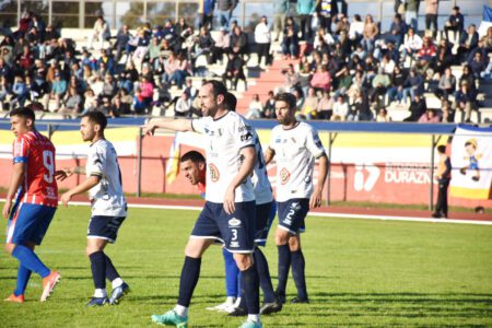 Diego Godín destacó el excelente estado del Landoni