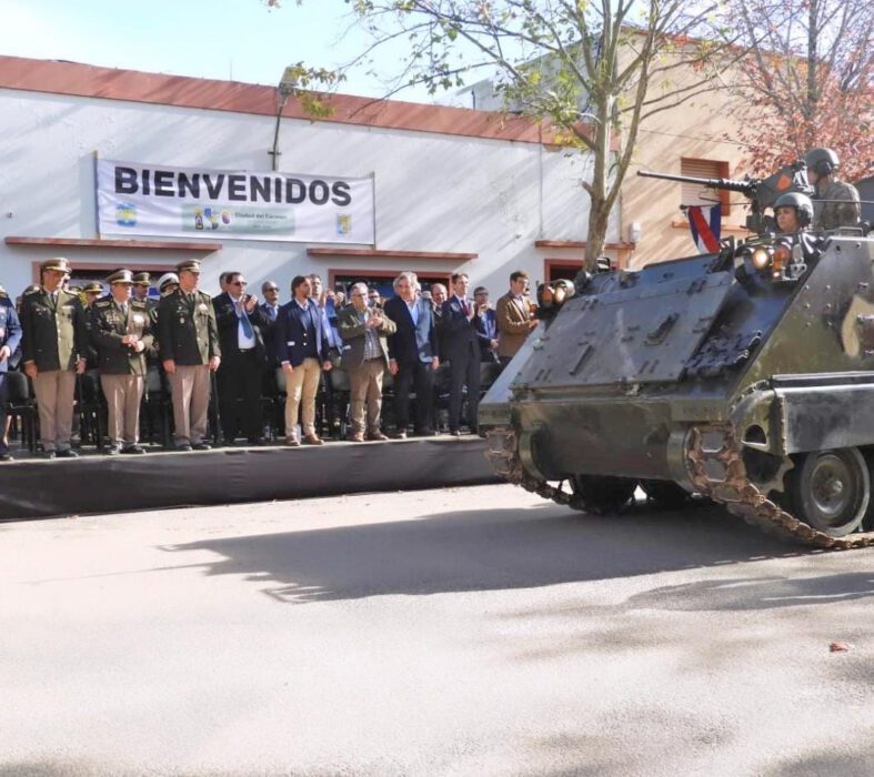 La joven soldado carmense tuvo el alto honor de ser parte del desfile, el lunes pasado.