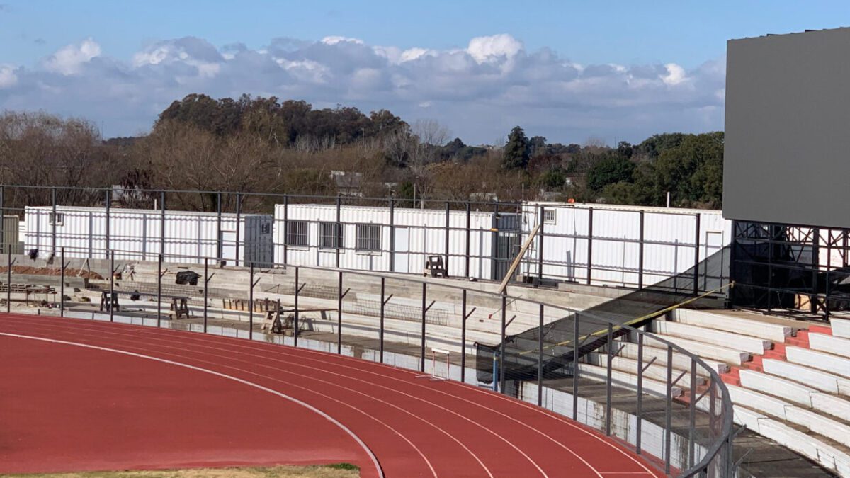 Avanzan las obras en el Estadio Landoni: Inicia montaje de la tribuna Norte 3 Vistas del estadio Landoni en obras