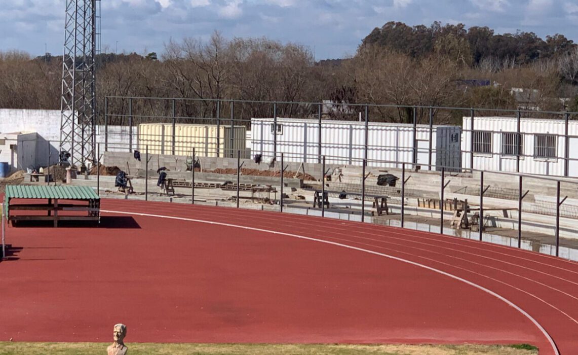 Avanzan las obras en el Estadio Landoni: Inicia montaje de la tribuna Norte 4 Vistas del estadio Landoni en obras