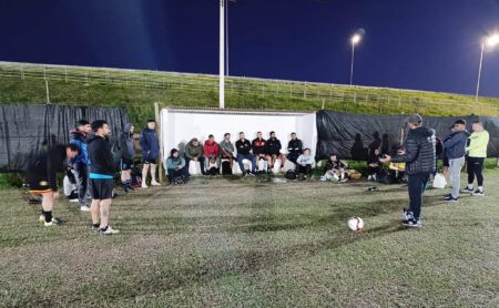 Jhon Faira se dirigió al plantel de la selección Senior de Durazno